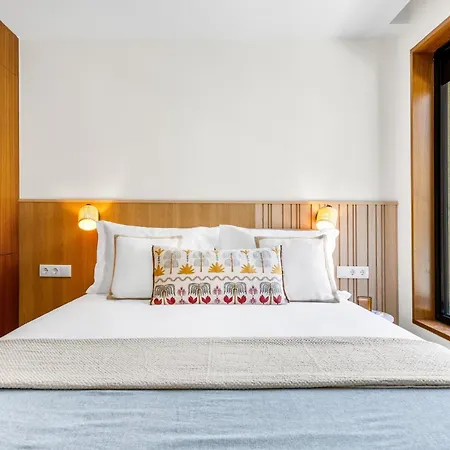 Appartement Prime Flat With Ac | The Pharmacia Collection *